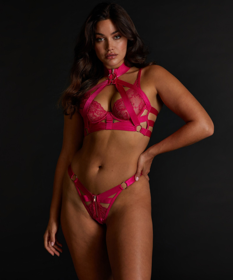 Mishka Ivana Anic featured in  the Hunkemoller catalogue for Autumn/Winter 2022