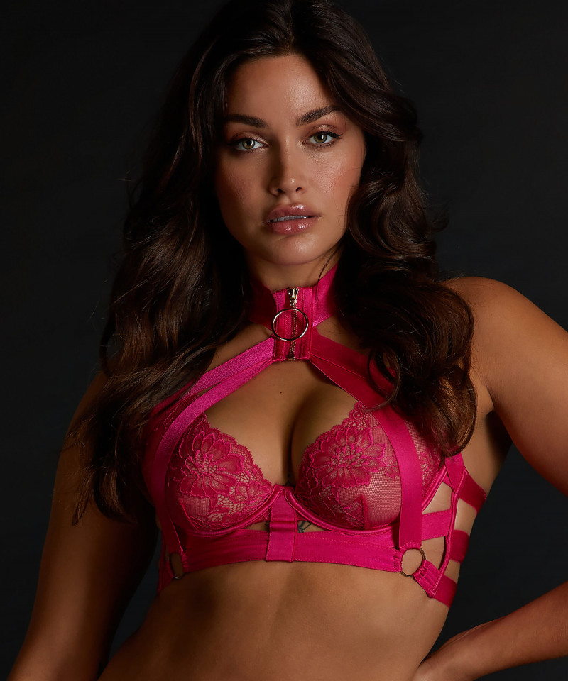 Mishka Ivana Anic featured in  the Hunkemoller catalogue for Autumn/Winter 2022