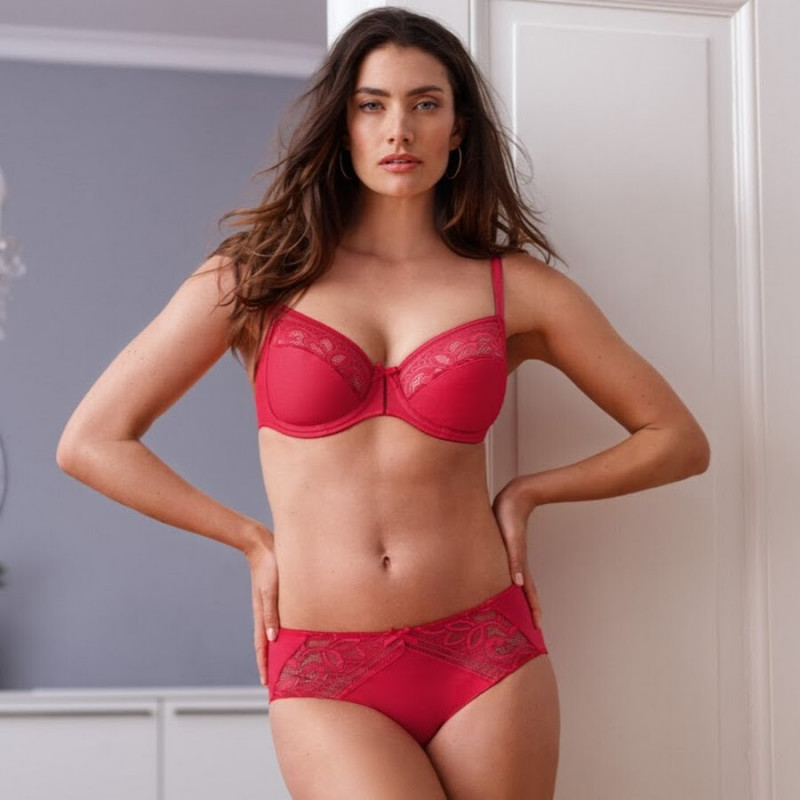 Lauren Mellor featured in  the Conturelle by Felina advertisement for Spring/Summer 2019