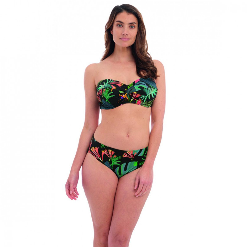 Lauren Mellor featured in  the Fantasie catalogue for Summer 2021