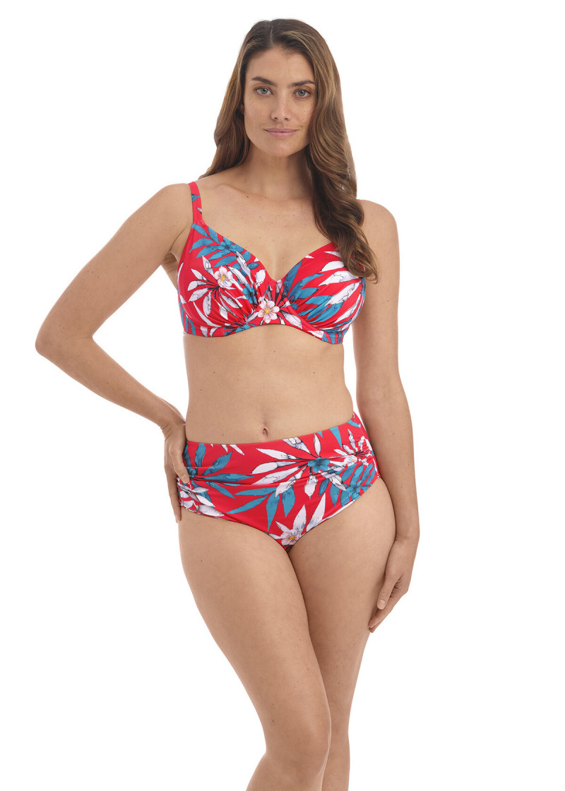 Lauren Mellor featured in  the Fantasie catalogue for Summer 2021