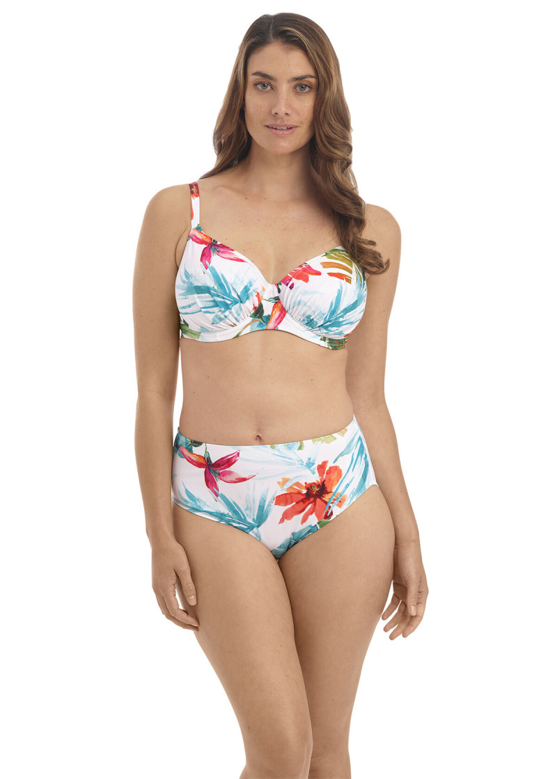 Lauren Mellor featured in  the Fantasie catalogue for Summer 2021