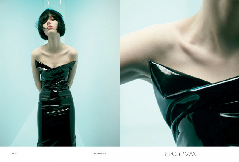 Effie Steinberg featured in  the Sportmax advertisement for Autumn/Winter 2022