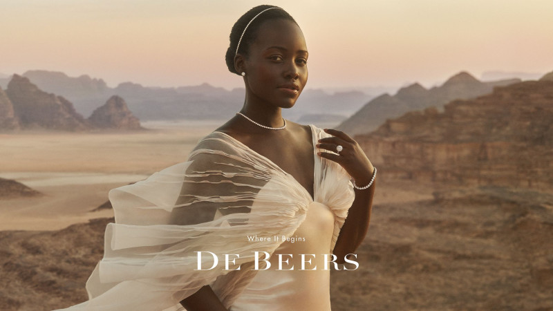 De Beers advertisement for Autumn/Winter 2022