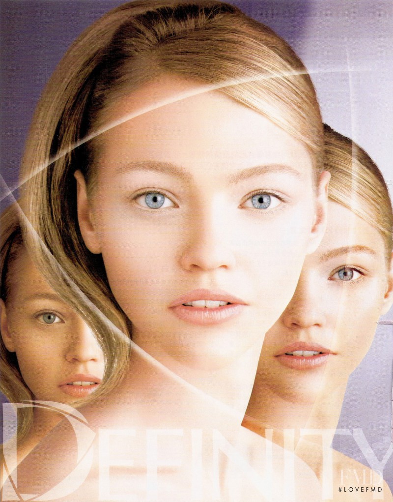 Sasha Pivovarova featured in  the Olay Definity advertisement for Spring/Summer 2006