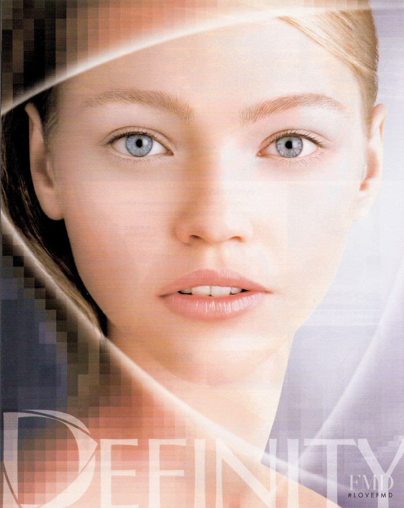 Sasha Pivovarova featured in  the Olay Definity advertisement for Spring/Summer 2006