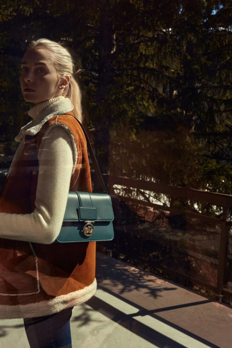Longchamp advertisement for Autumn/Winter 2022