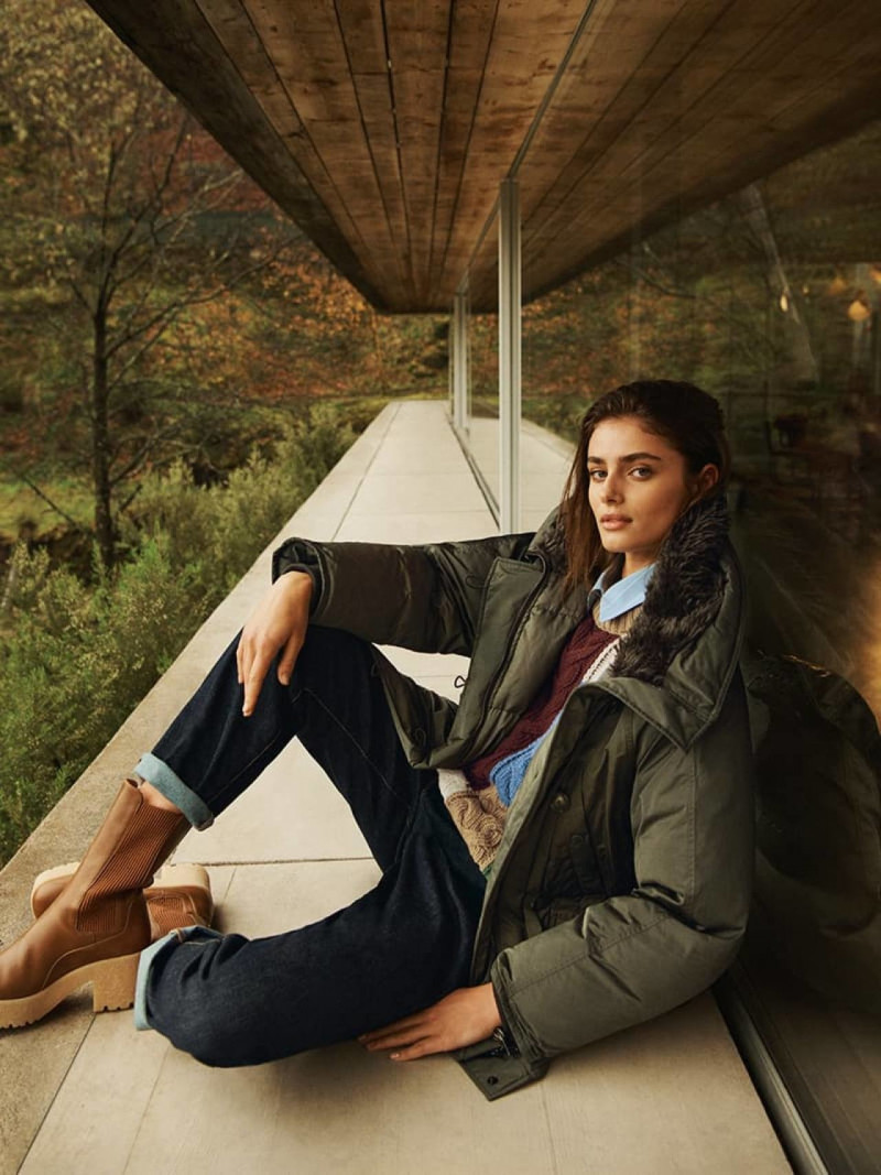 Taylor Hill featured in  the Weekend Max Mara advertisement for Autumn/Winter 2022