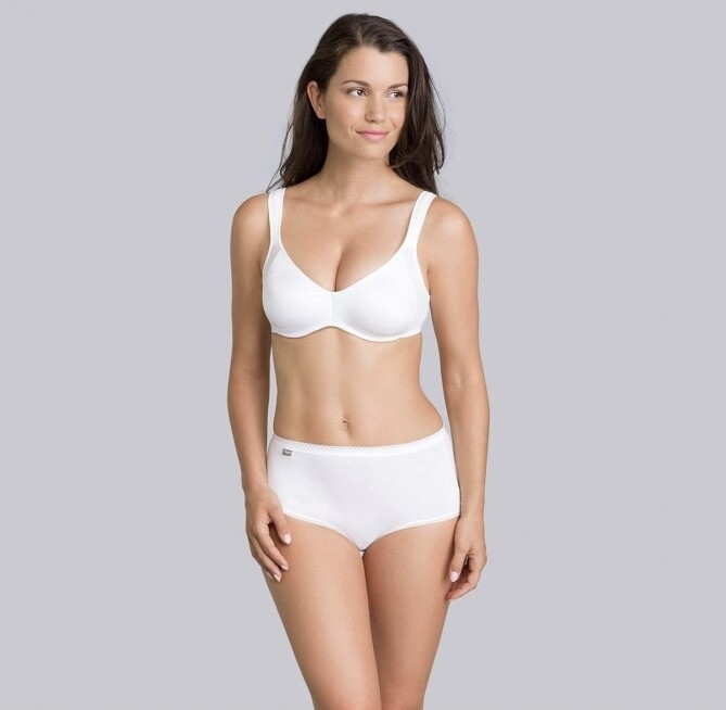 Sabrina Laporte featured in  the Playtex catalogue for Autumn/Winter 2017