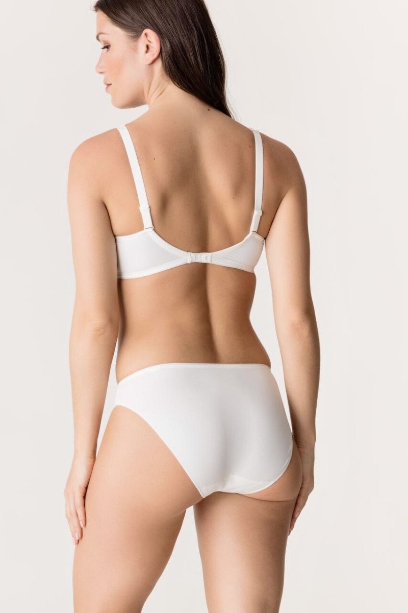 Sabrina Laporte featured in  the Prima Donna catalogue for Spring/Summer 2018
