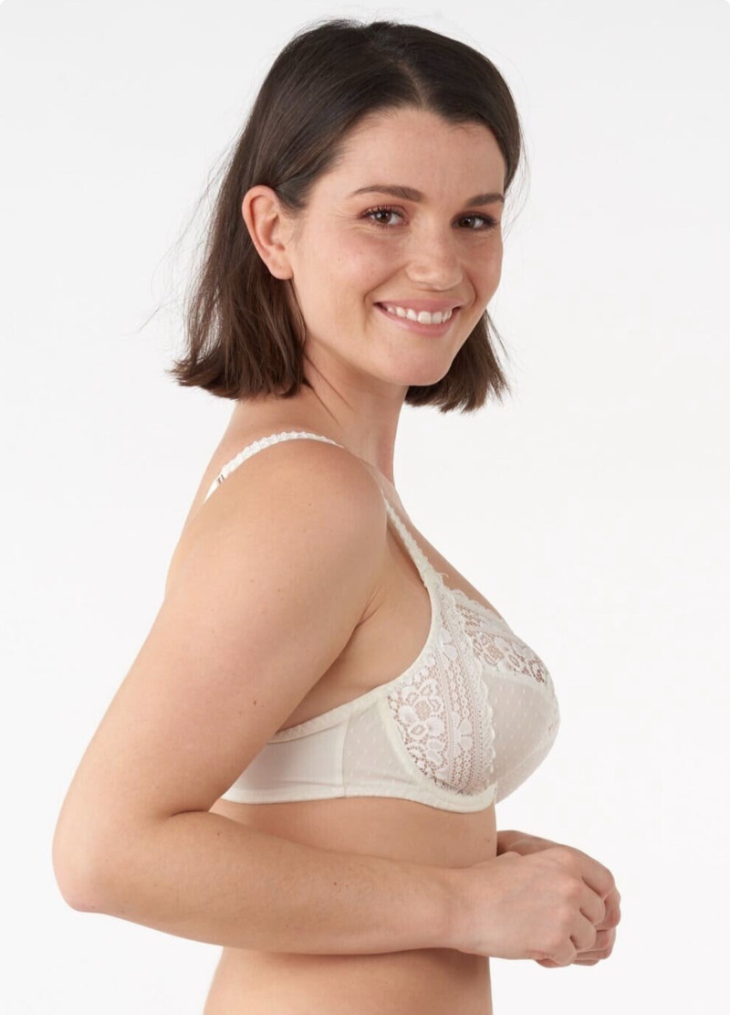Sabrina Laporte featured in  the Lejaby catalogue for Spring/Summer 2021
