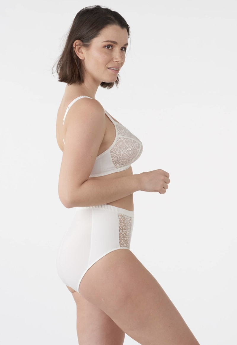 Sabrina Laporte featured in  the Lejaby catalogue for Spring/Summer 2021