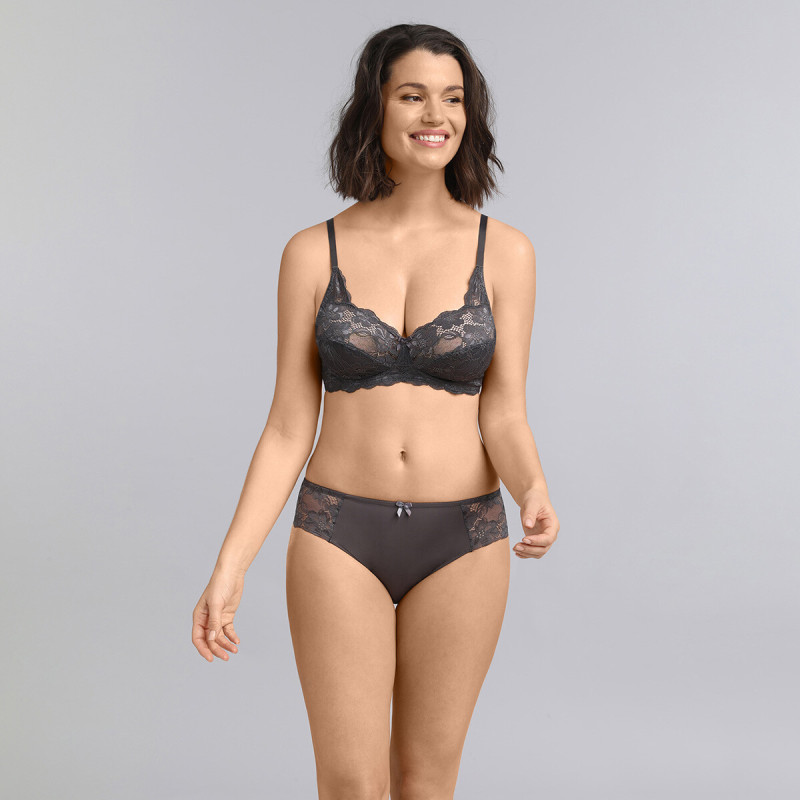 Sabrina Laporte featured in  the Playtex catalogue for Autumn/Winter 2021