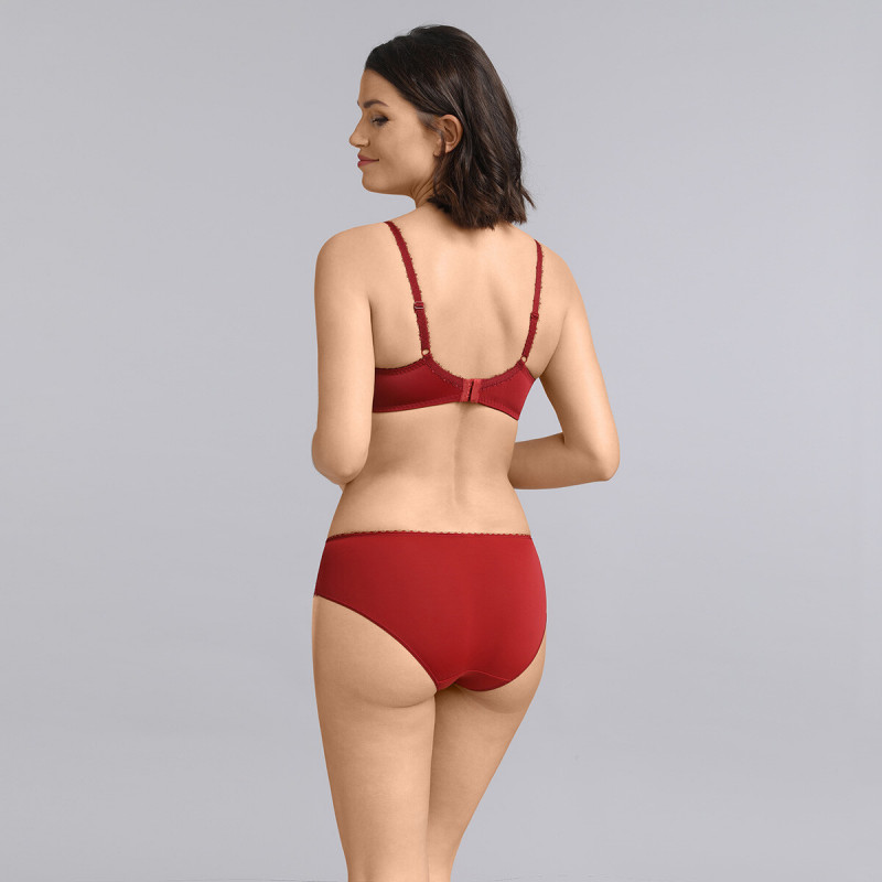 Sabrina Laporte featured in  the Playtex catalogue for Autumn/Winter 2021
