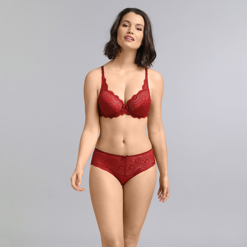 Sabrina Laporte featured in  the Playtex catalogue for Autumn/Winter 2021