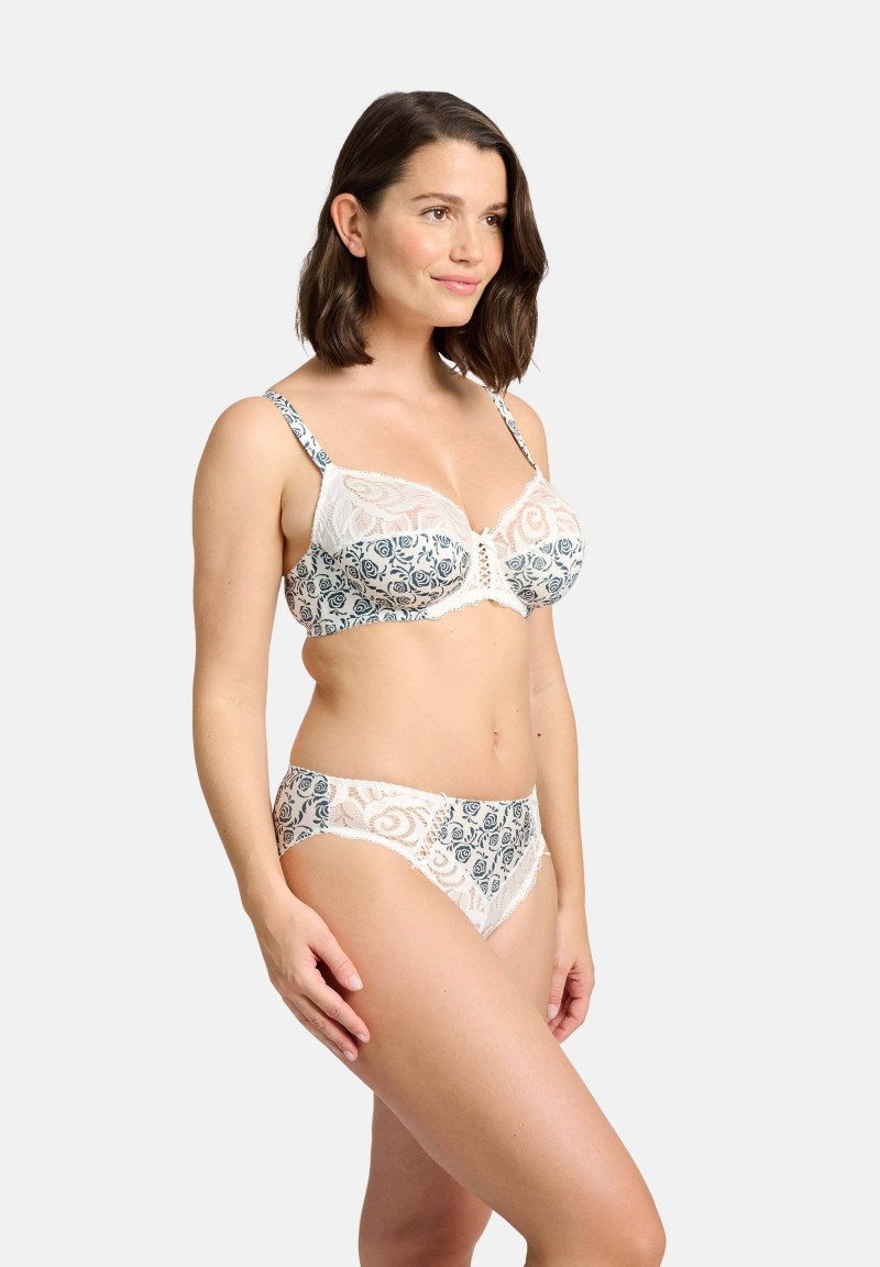 Sabrina Laporte featured in  the Sans Complexe catalogue for Autumn/Winter 2022