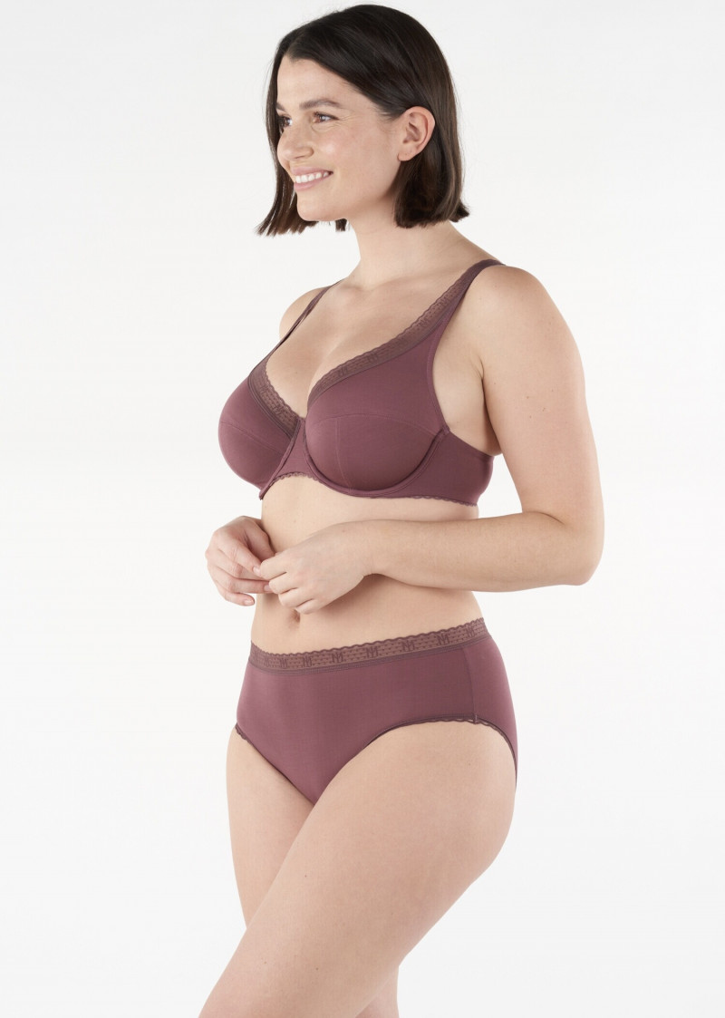 Sabrina Laporte featured in  the Lejaby catalogue for Autumn/Winter 2022