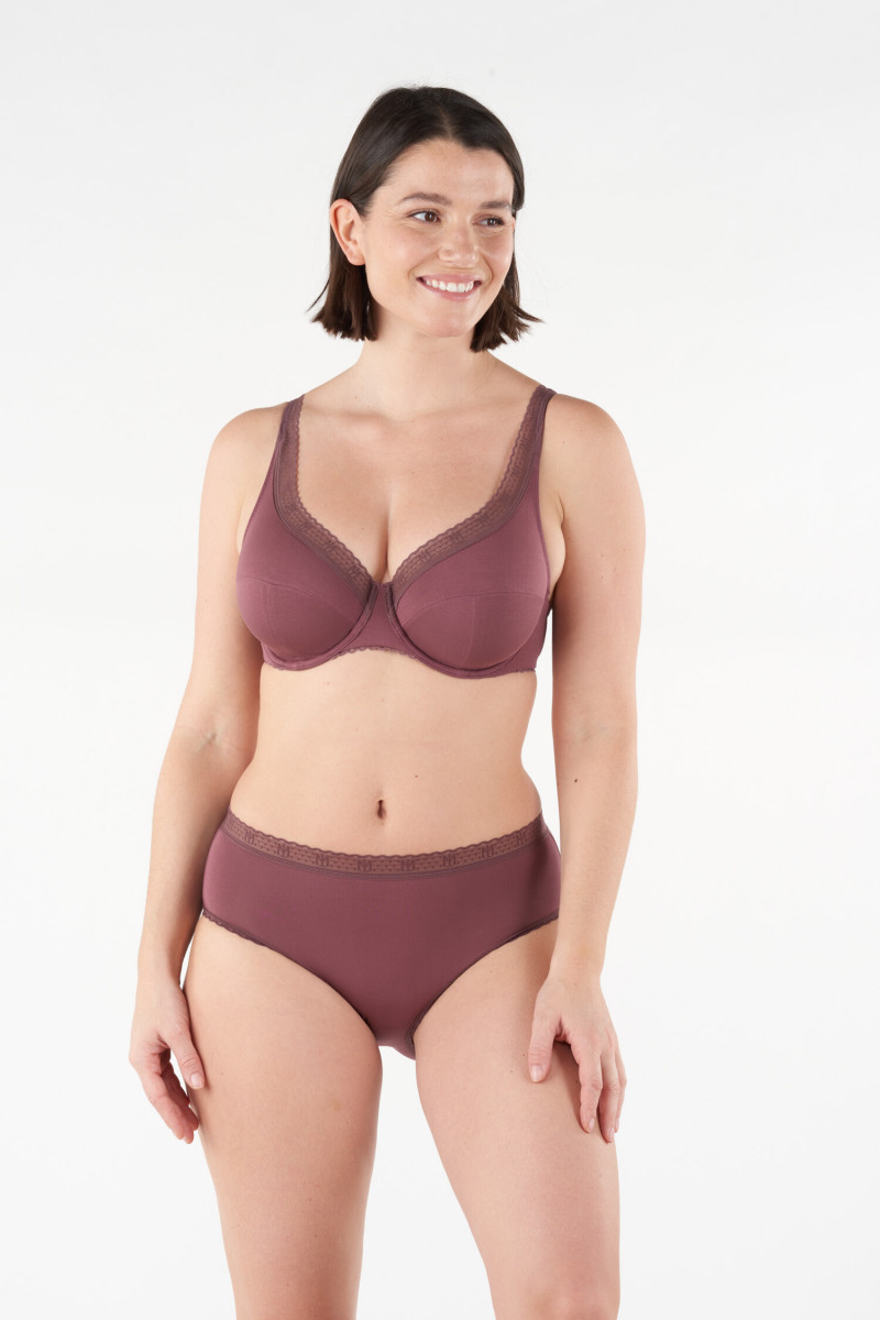 Sabrina Laporte featured in  the Lejaby catalogue for Autumn/Winter 2022