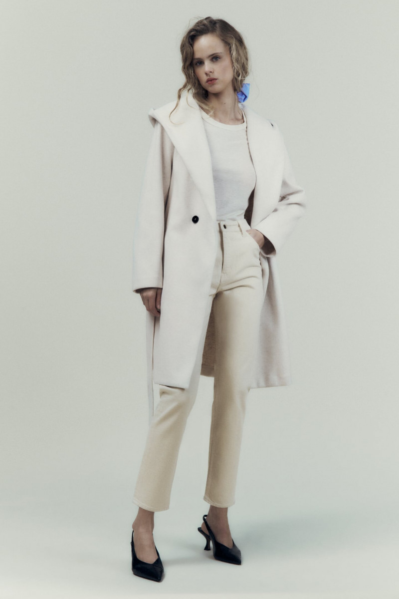 Olivia Vinten featured in  the Zara catalogue for Pre-Spring 2023