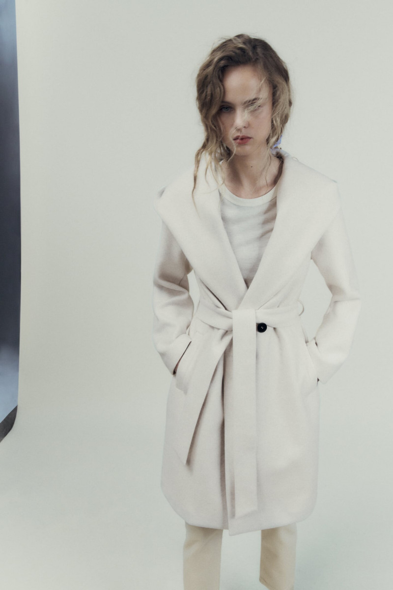 Olivia Vinten featured in  the Zara catalogue for Pre-Spring 2023