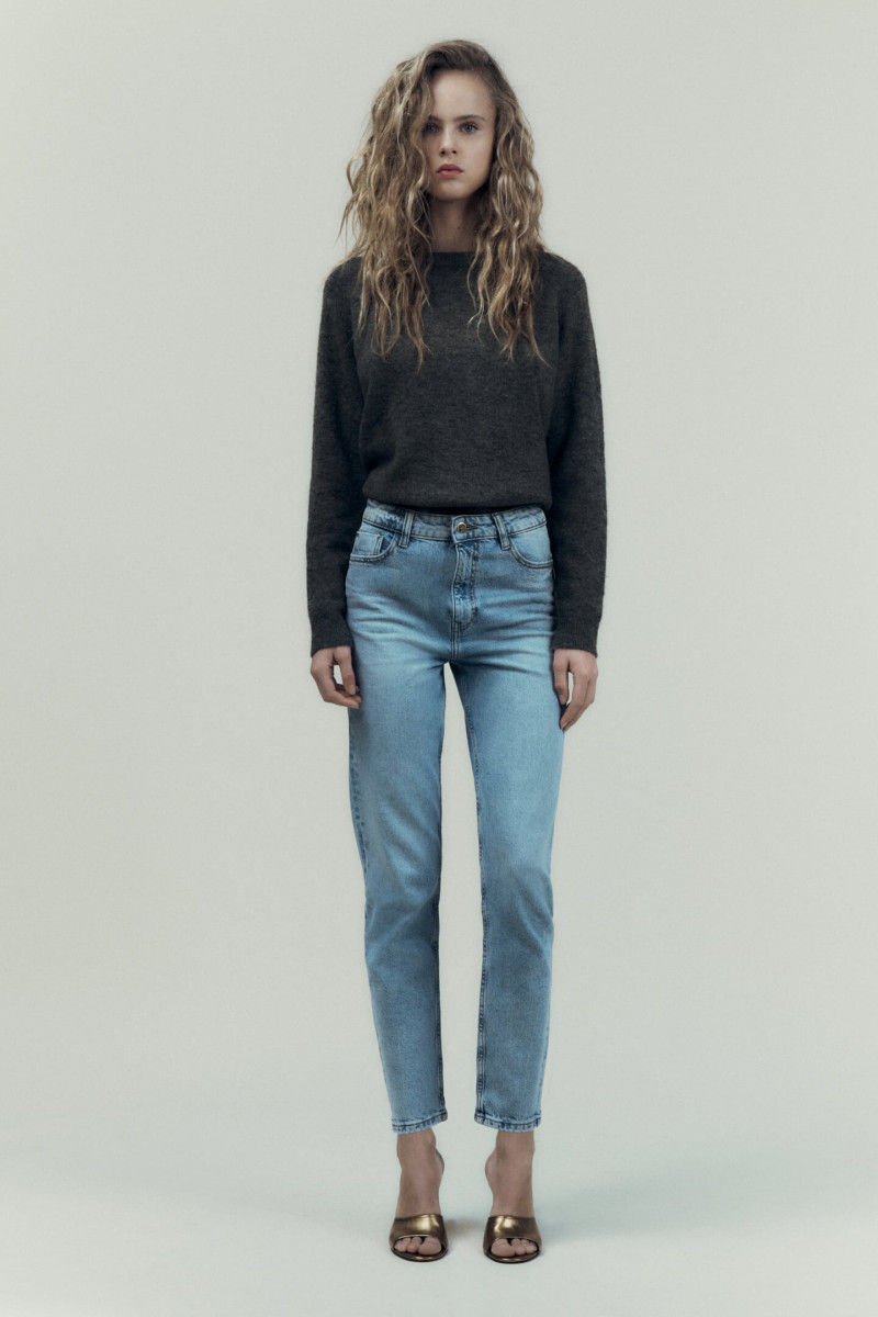 Olivia Vinten featured in  the Zara catalogue for Pre-Spring 2023