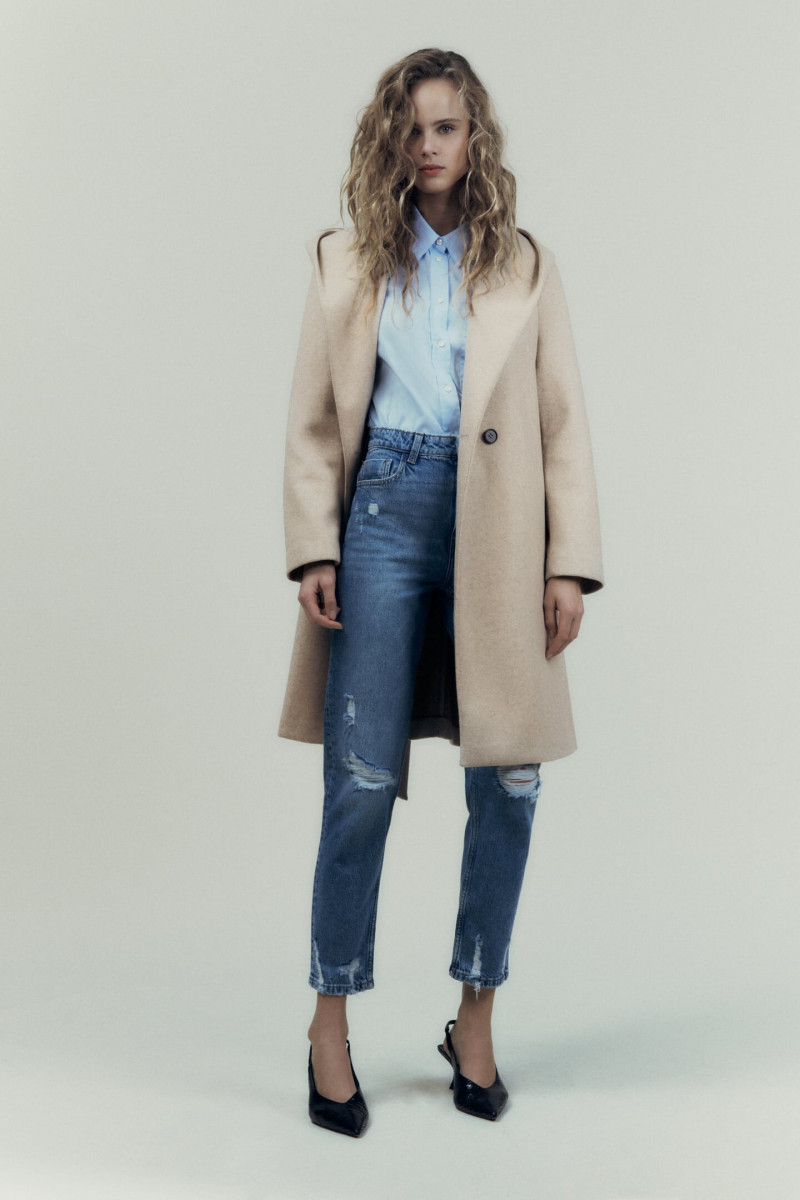 Olivia Vinten featured in  the Zara catalogue for Pre-Spring 2023