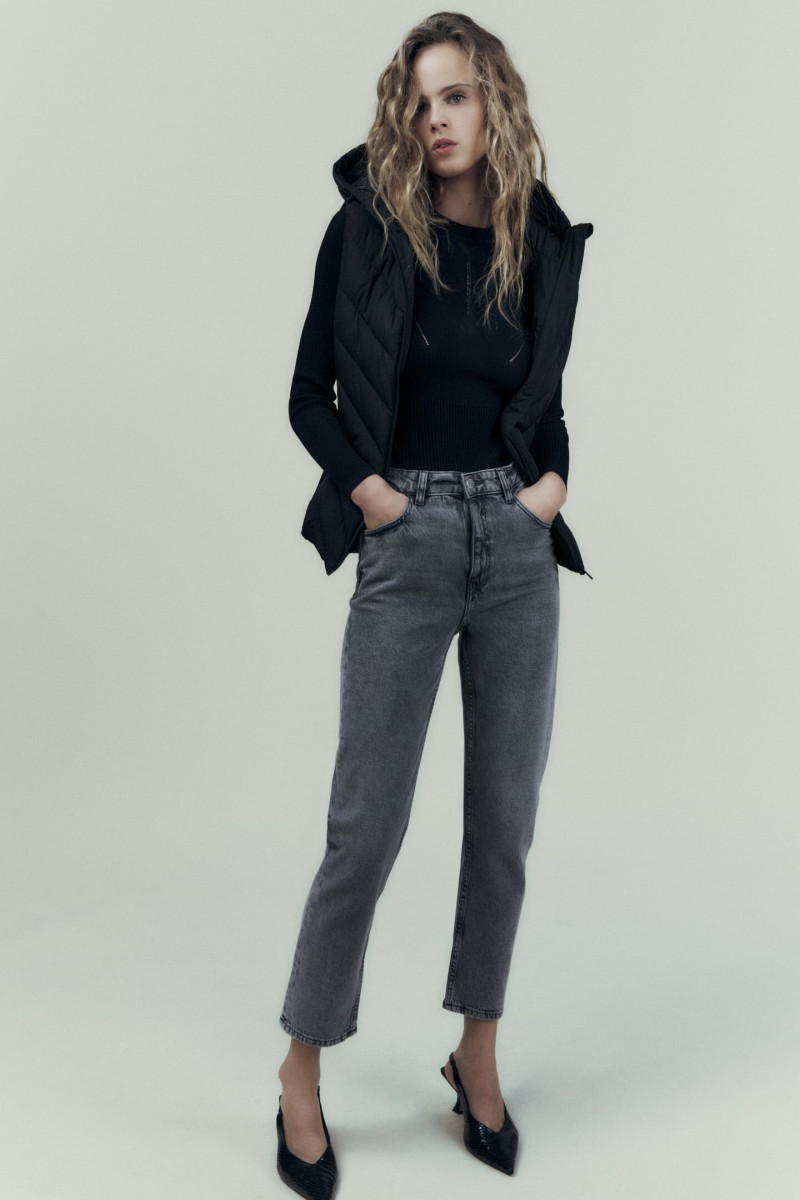 Olivia Vinten featured in  the Zara catalogue for Pre-Spring 2023