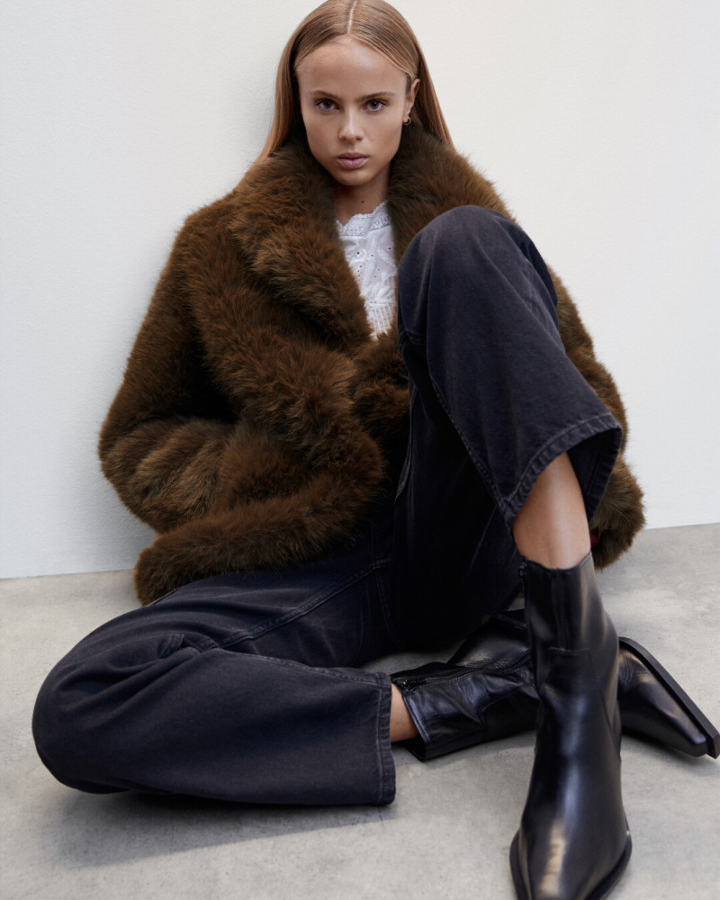 Olivia Vinten featured in  the Mango catalogue for Autumn/Winter 2022