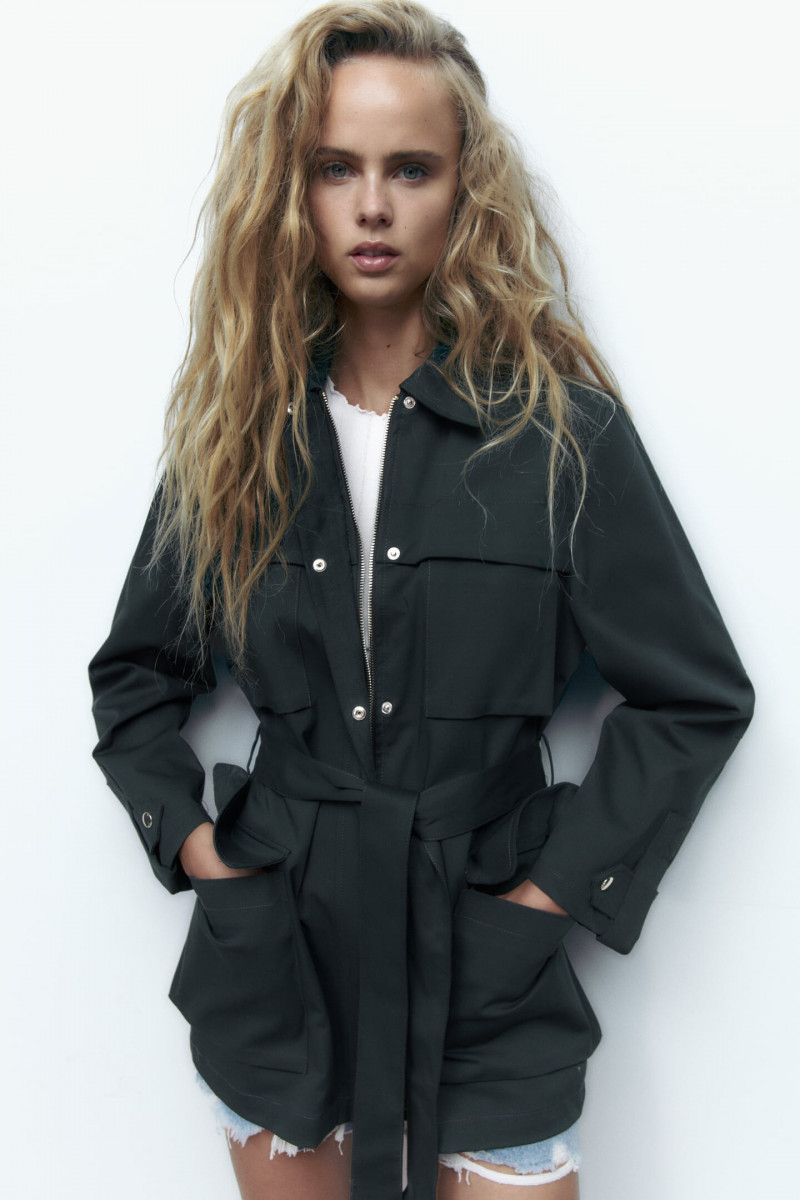 Olivia Vinten featured in  the Zara catalogue for Fall 2022