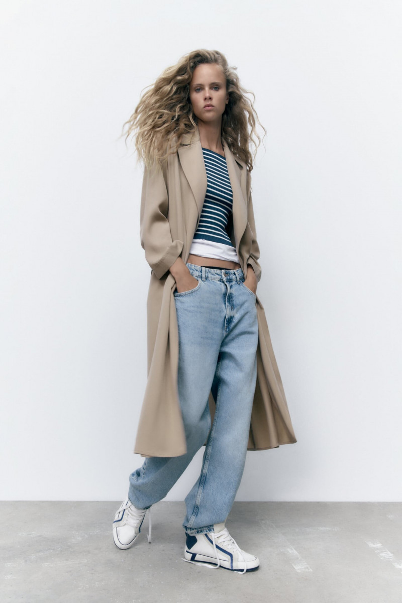 Olivia Vinten featured in  the Zara catalogue for Fall 2022