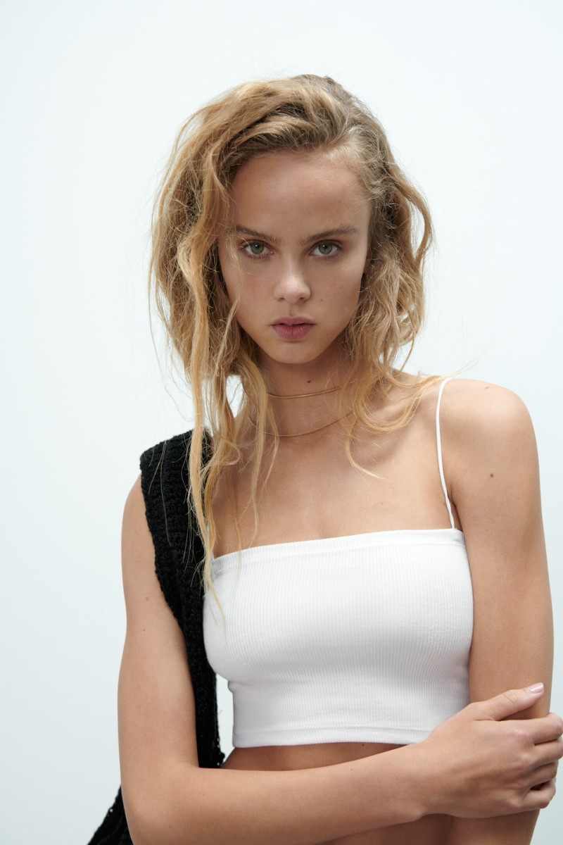 Olivia Vinten featured in  the Zara catalogue for Summer 2022