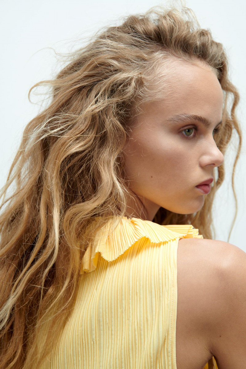 Olivia Vinten featured in  the Zara catalogue for Summer 2022