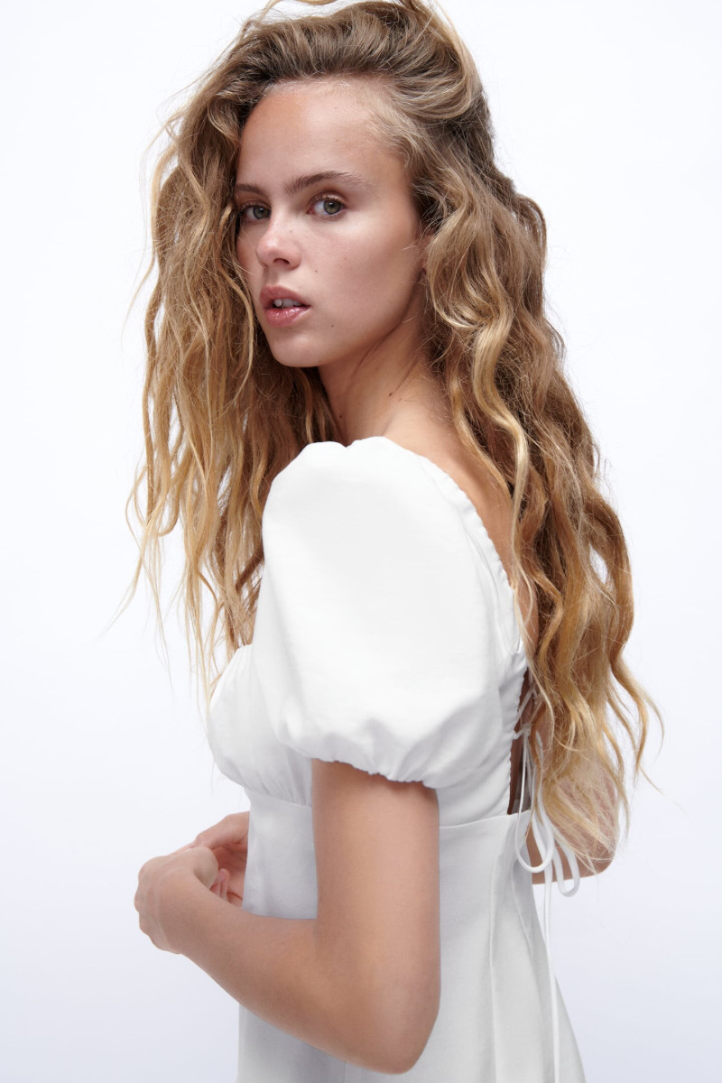 Olivia Vinten featured in  the Zara catalogue for Summer 2022