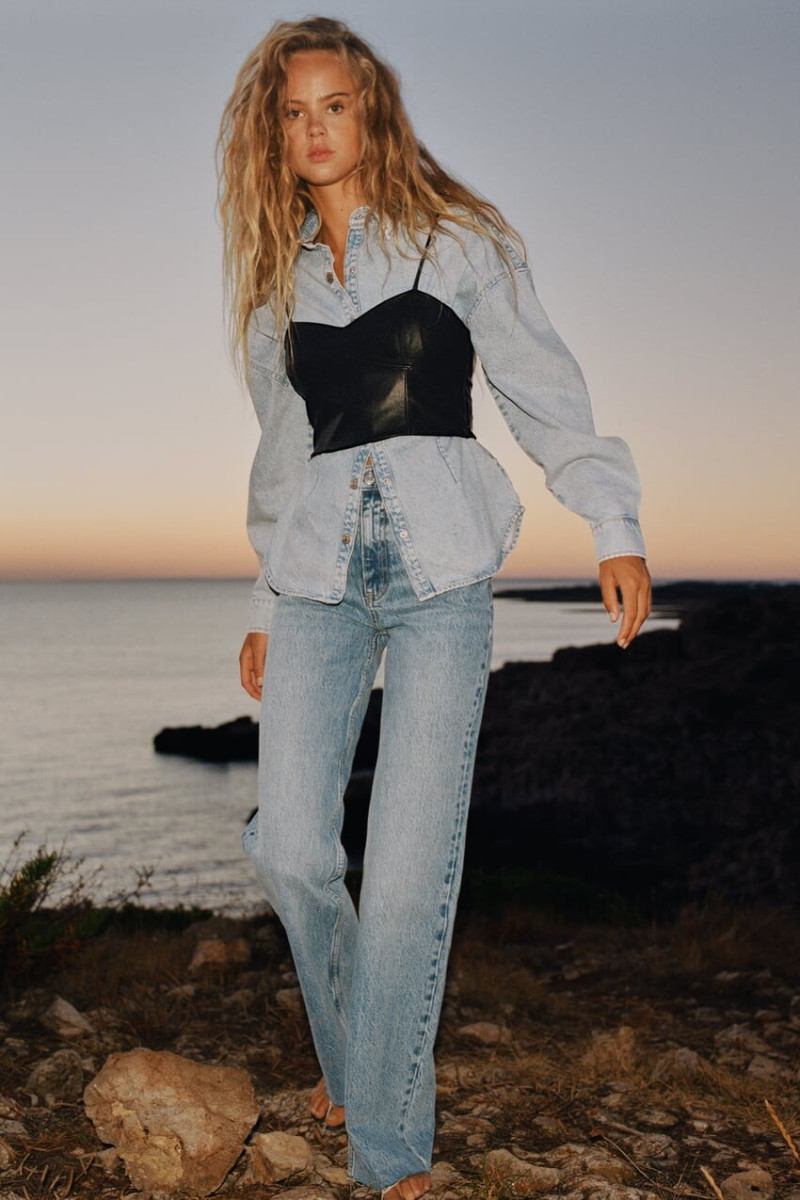 Olivia Vinten featured in  the Zara lookbook for Summer 2022