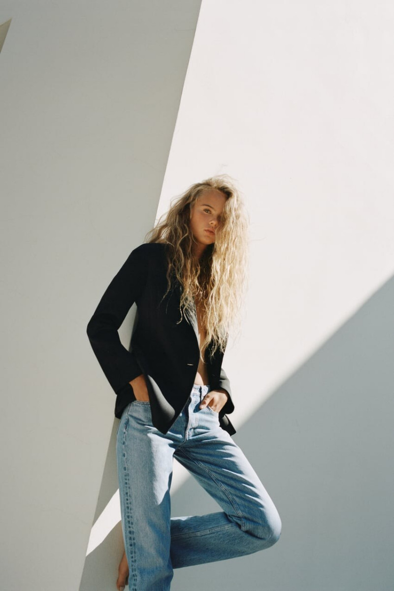 Olivia Vinten featured in  the Zara lookbook for Summer 2022