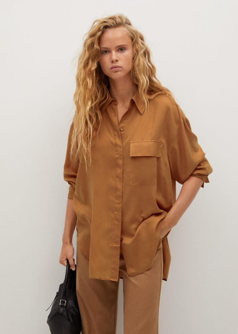 Olivia Vinten featured in  the Mango Outlet catalogue for Autumn/Winter 2021