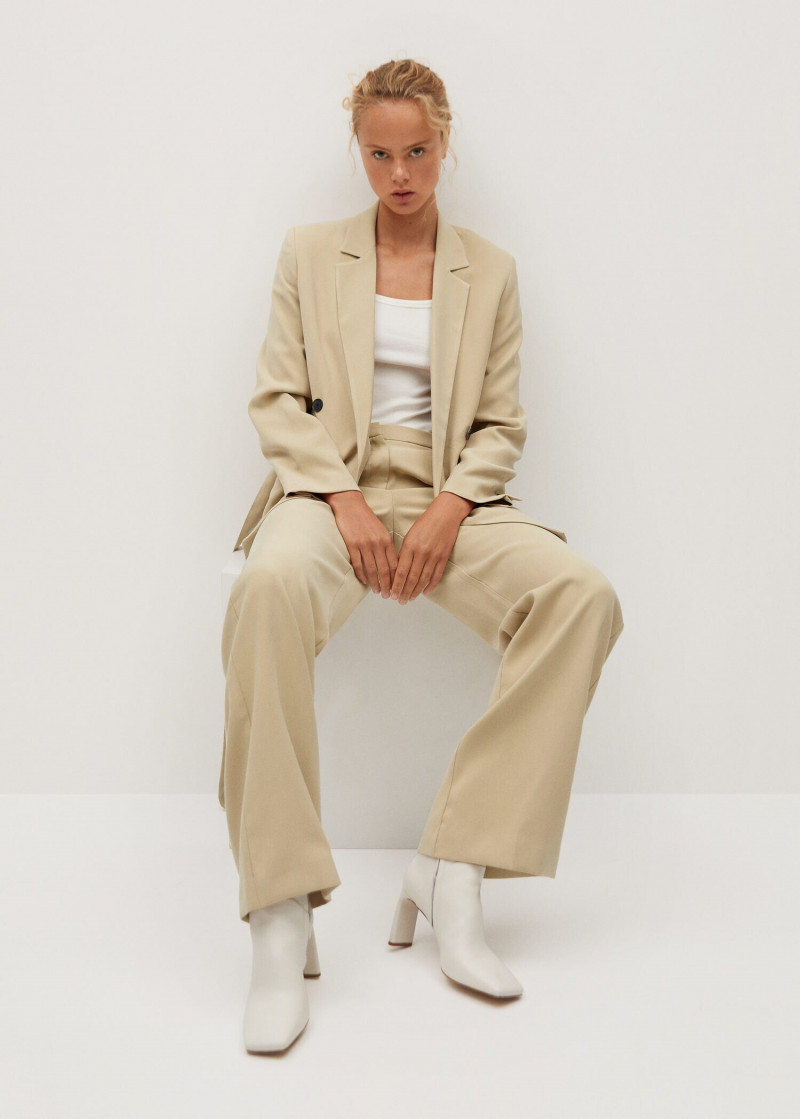 Olivia Vinten featured in  the Mango Outlet catalogue for Autumn/Winter 2021