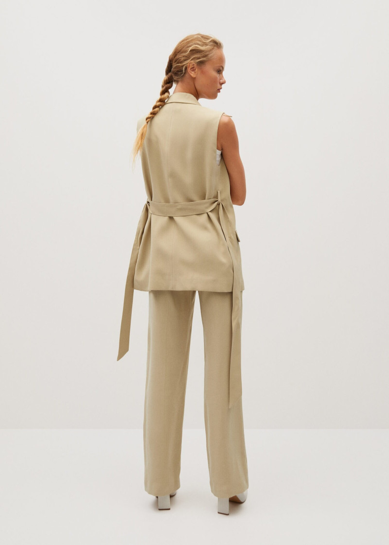 Olivia Vinten featured in  the Mango Outlet catalogue for Autumn/Winter 2021