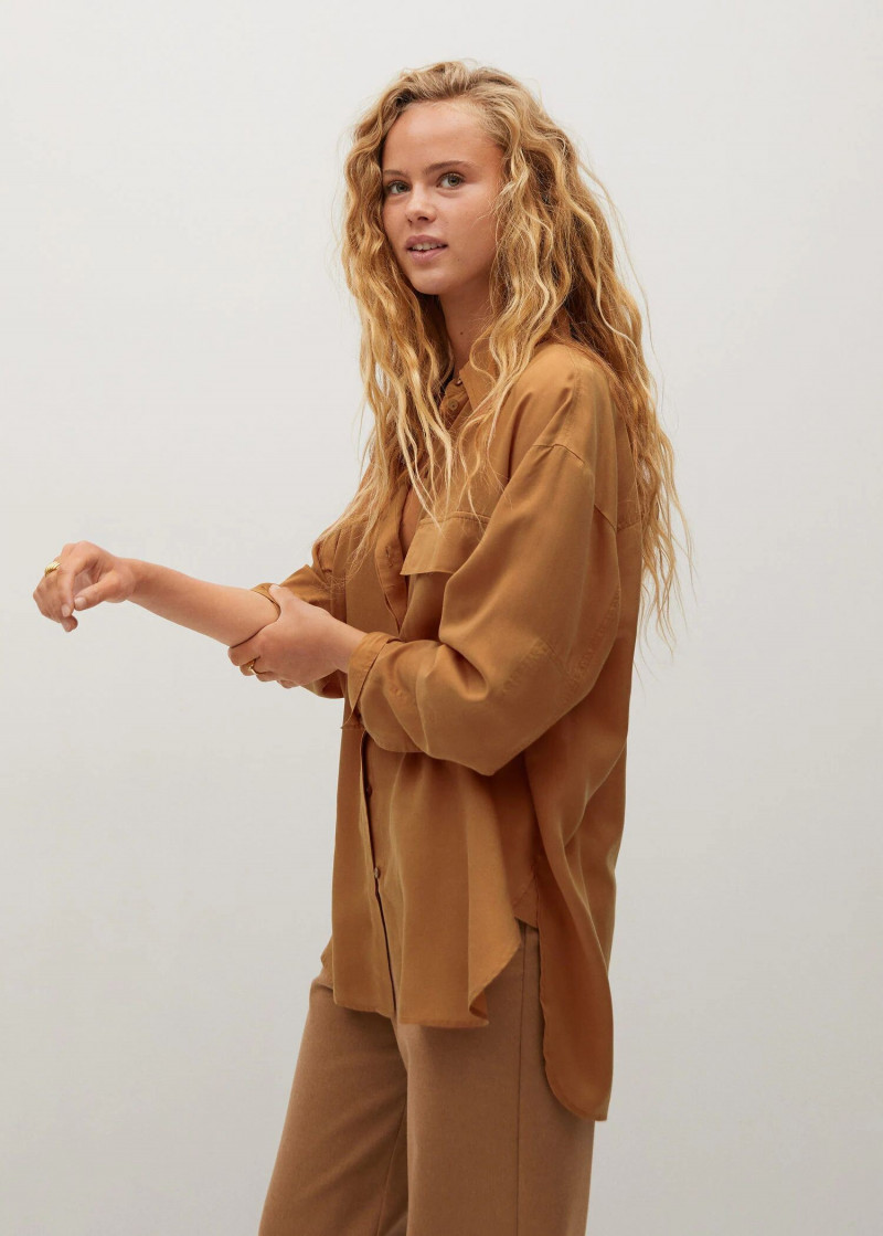 Olivia Vinten featured in  the Mango Outlet catalogue for Autumn/Winter 2021