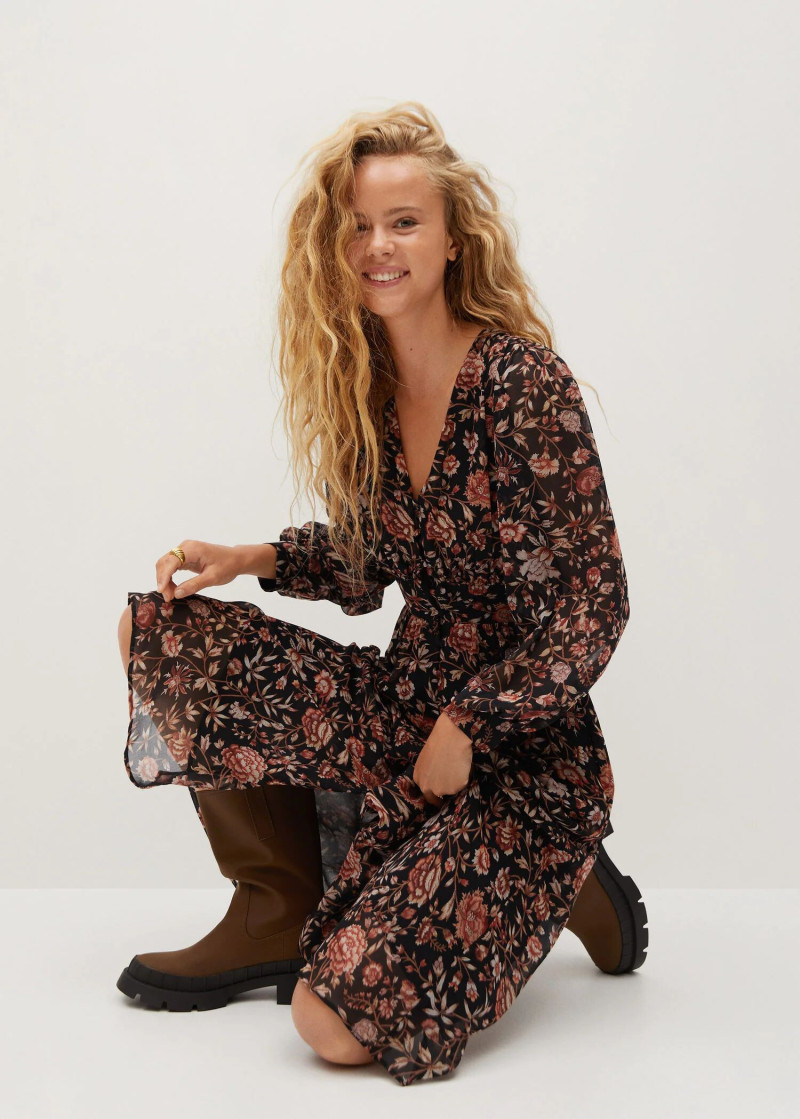 Olivia Vinten featured in  the Mango Outlet catalogue for Autumn/Winter 2021