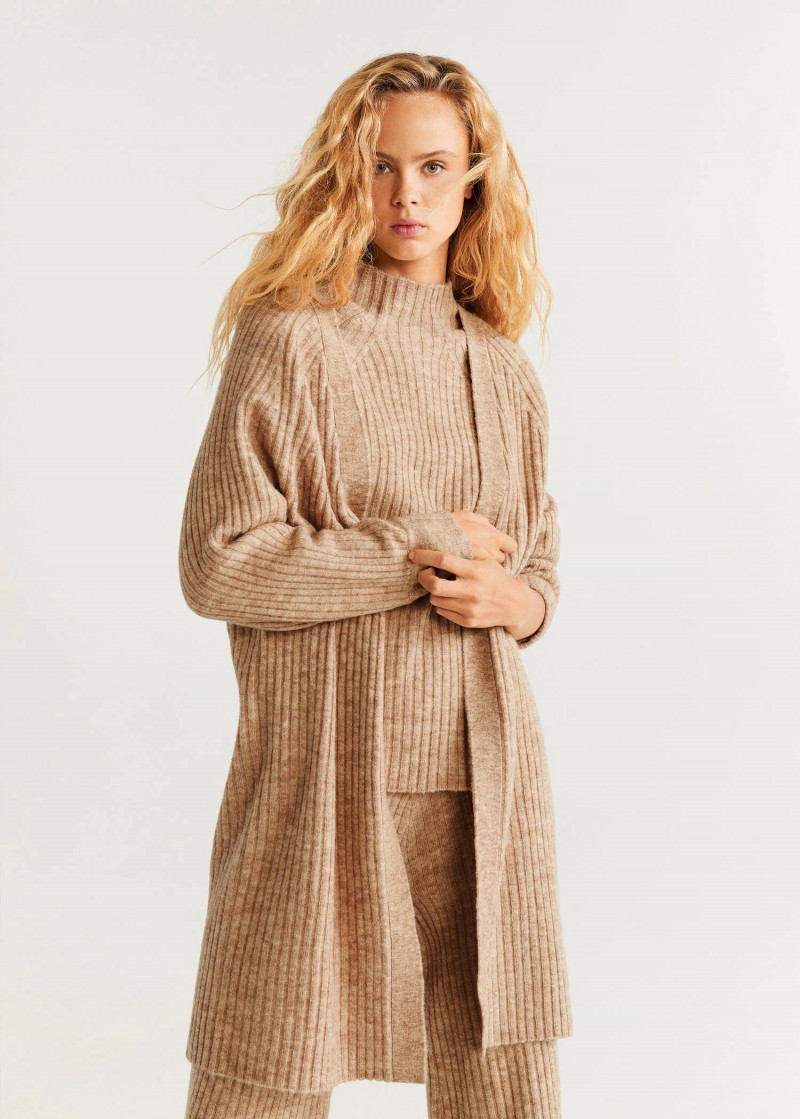 Olivia Vinten featured in  the Mango Outlet catalogue for Autumn/Winter 2021