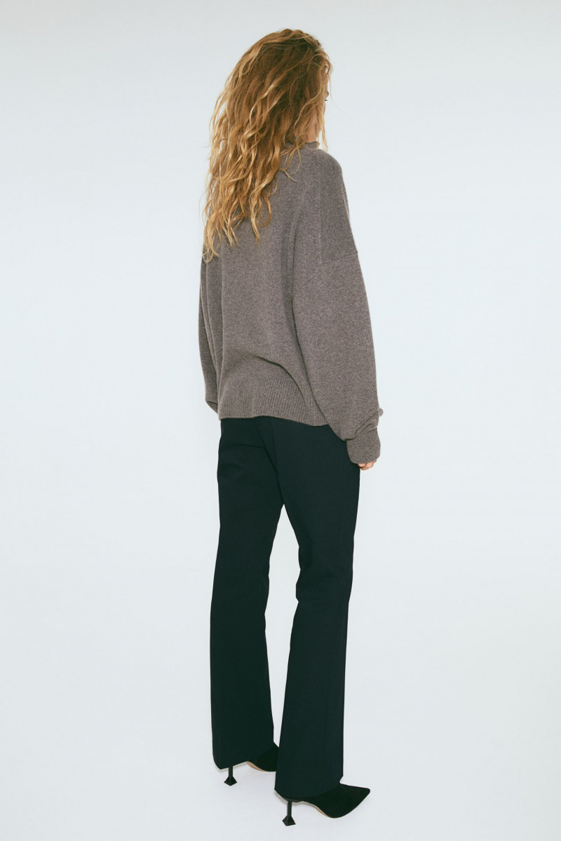 Olivia Vinten featured in  the H&M catalogue for Winter 2021