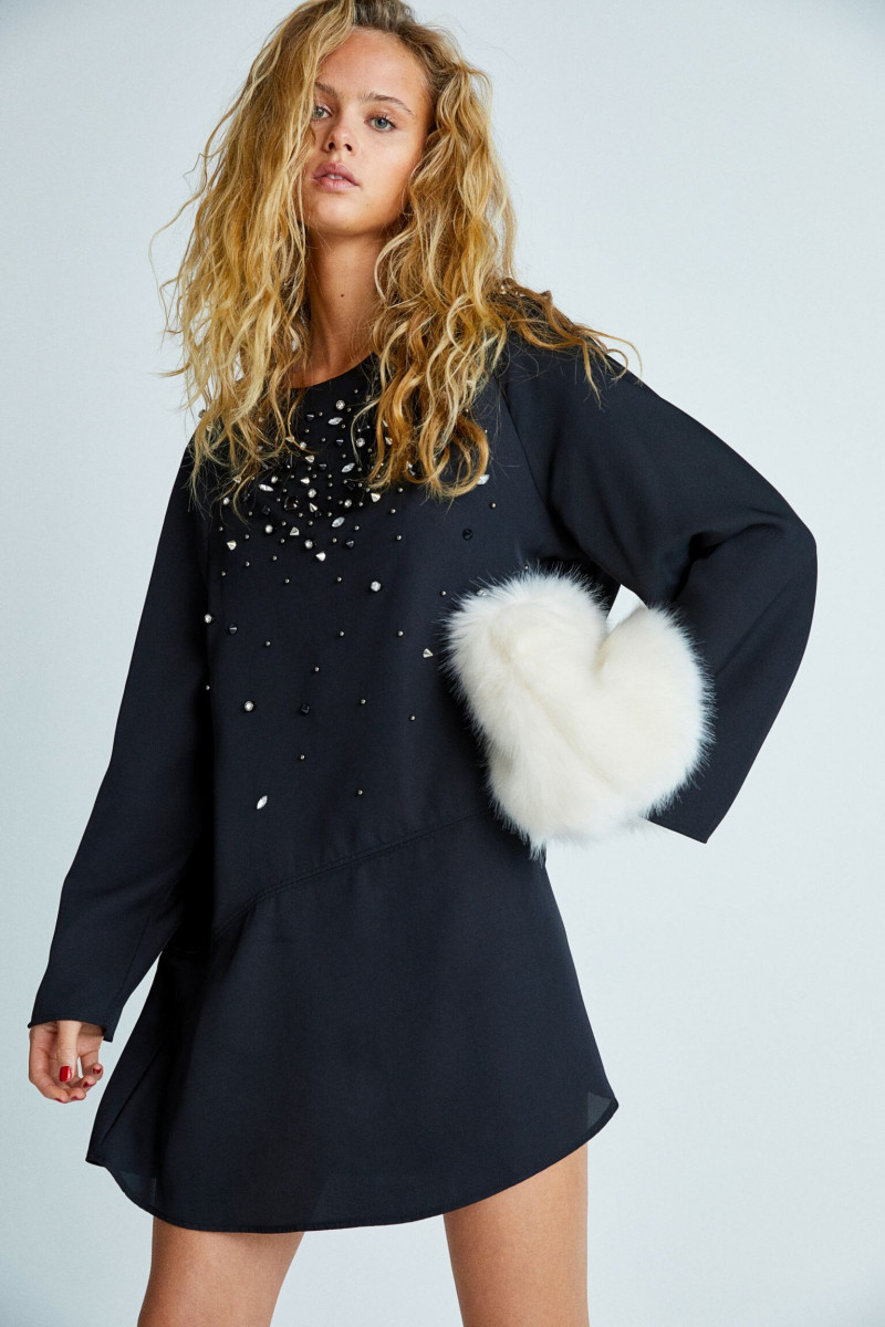 Olivia Vinten featured in  the H&M catalogue for Winter 2021