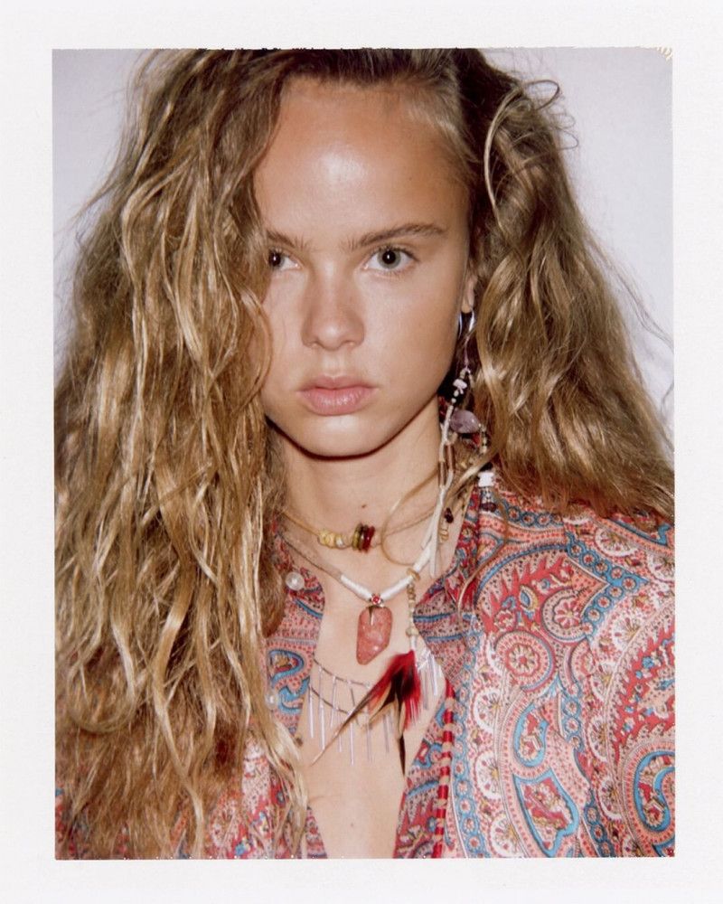 Olivia Vinten featured in  the Etro advertisement for Resort 2022