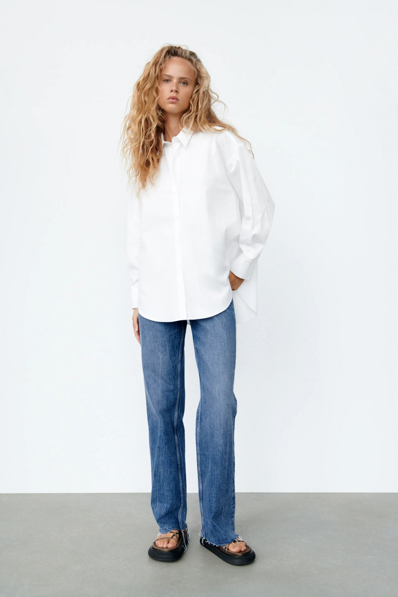 Olivia Vinten featured in  the Zara catalogue for Pre-Fall 2021