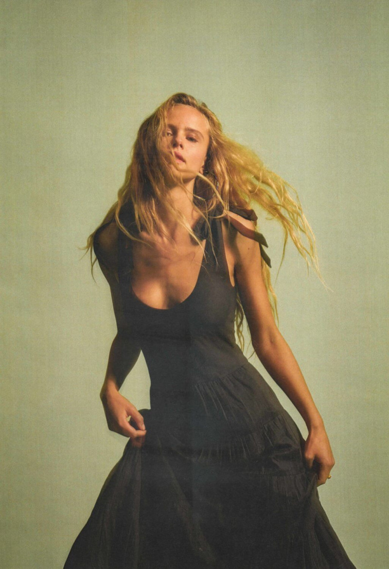 Olivia Vinten featured in  the Gimaguas advertisement for Spring/Summer 2020