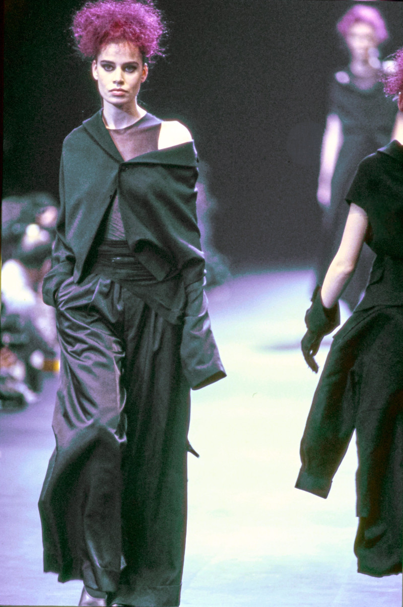 Comme Des Garcons fashion show for Autumn/Winter 1992
