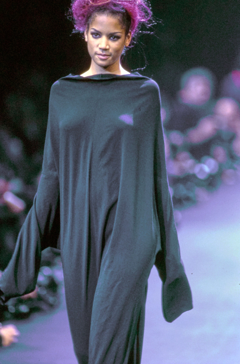 Veronica Webb featured in  the Comme des Garçons fashion show for Autumn/Winter 1992