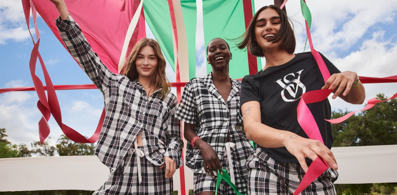 Grace Elizabeth featured in  the Victoria\'s Secret advertisement for Holiday 2022