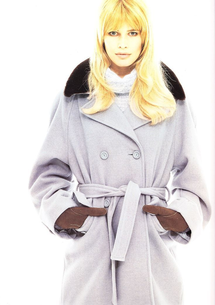 Claudia Schiffer featured in  the Coccapani advertisement for Autumn/Winter 1990